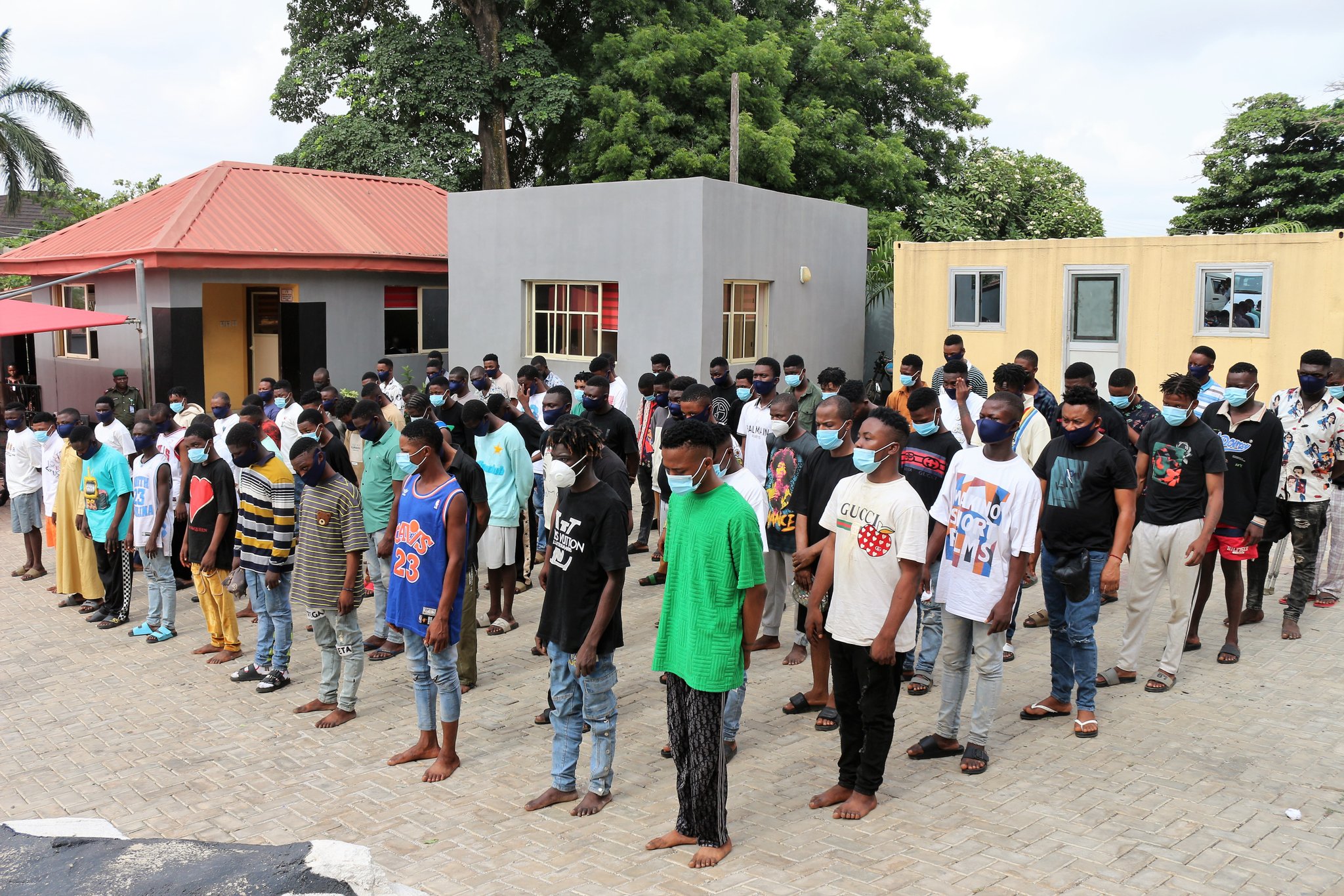 EFCC Arrests 80 Suspected ‘Yahoo Boys’ In Ibadan, 40 In Enugu