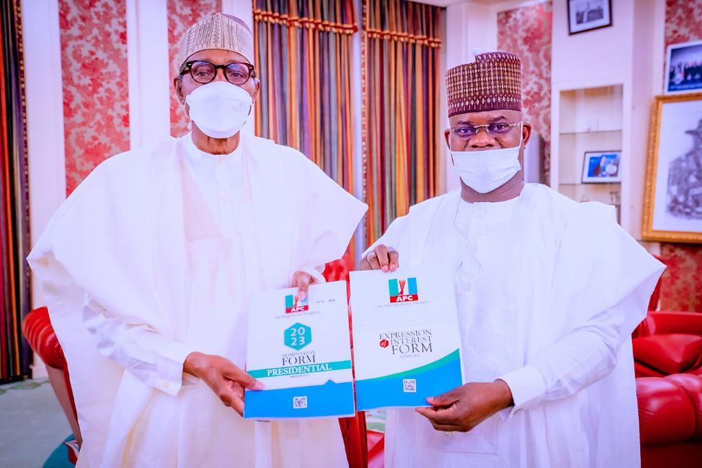 PHOTOS: Yahaya Bello Presents His APC Presidential Forms To Buhari