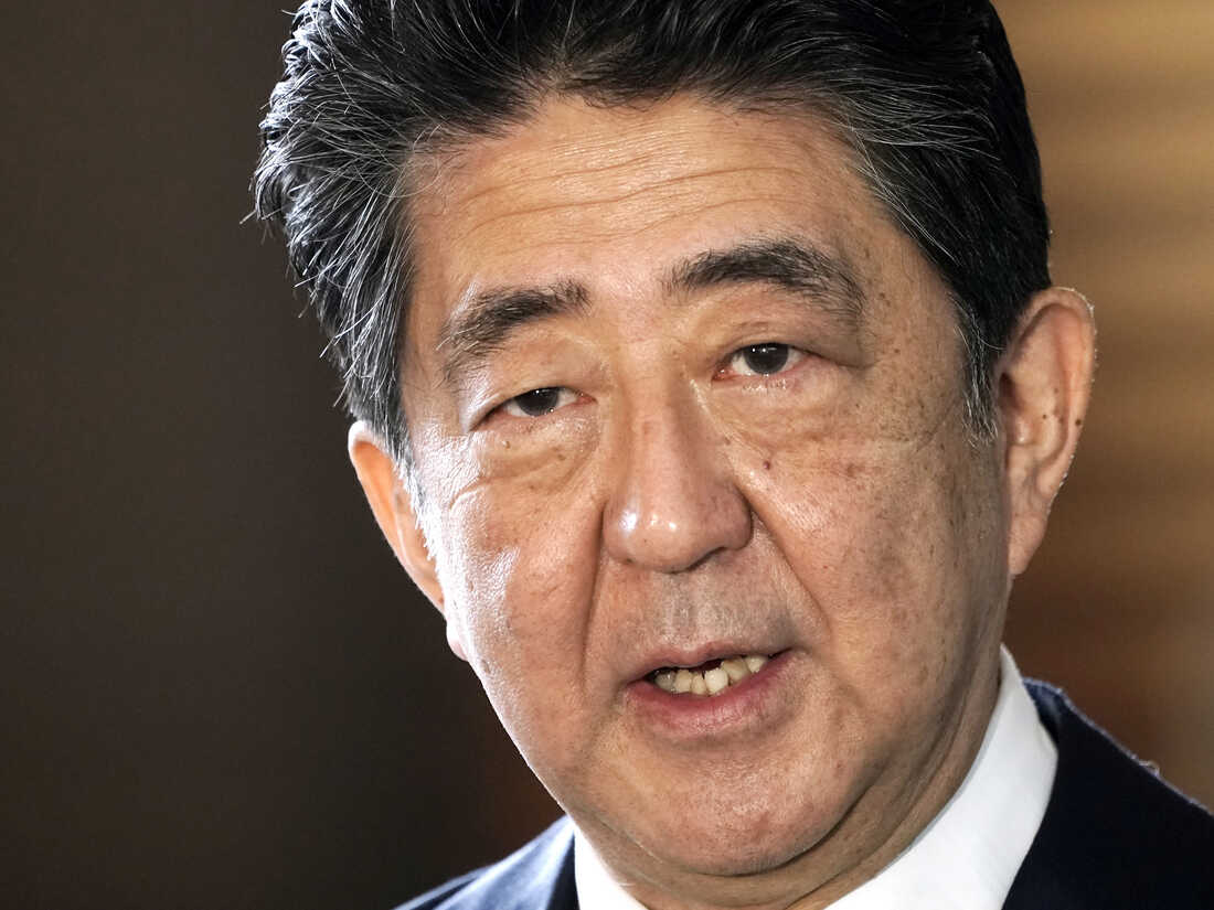 JUST IN: FORMER JAPANESE  PRIME MINISTER APPEARS TO HAVE BEEN SHOT, SHOWS NO VITAL SIGNS.