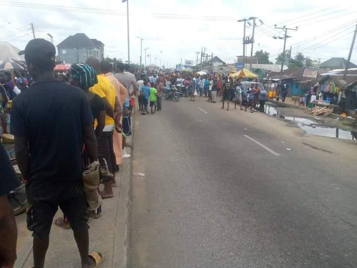 Bayelsa Residents Take to the Streets Over Rejection of Old Naira Notes