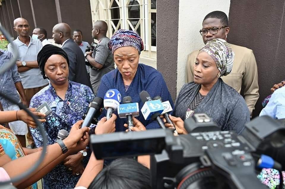 Tinubu’s Wife & Lagos First Lady Visit Train Crash Victims, Waive Medical Bills
