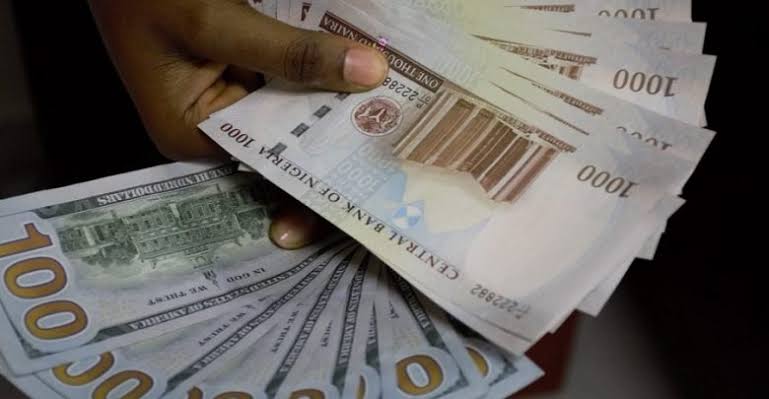 Naira Strengthens Against Dollar, Trading at N464.50