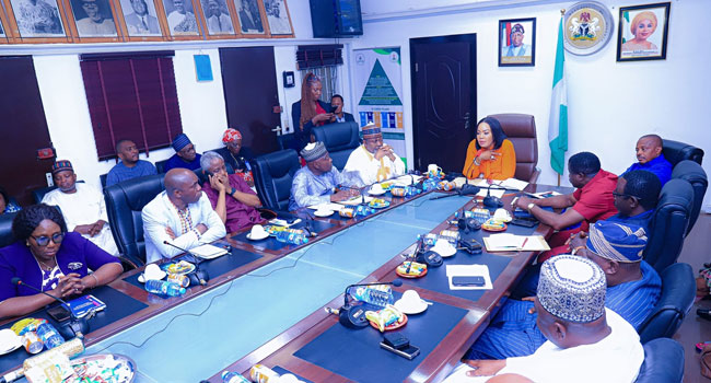 Federal Government Offers Organized Labour N62,000 as New Minimum Wage