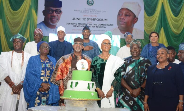 Ogun State Governor Pardons 41 Inmates