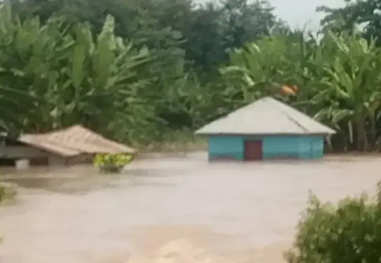 Flood Hits Ogbomoso, Submerges Houses and Properties