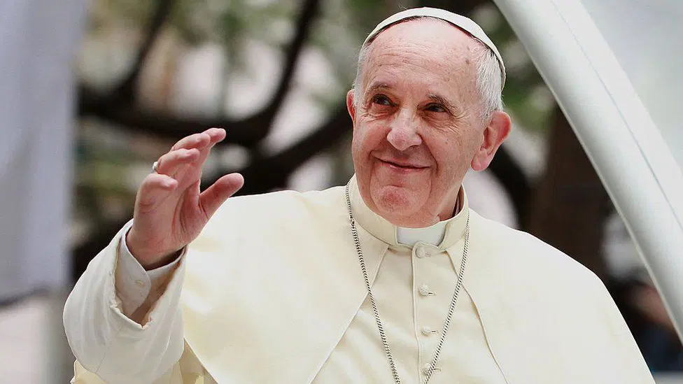 Pope Francis Offers Grateful Farewell from Gemelli Hospital Balcony