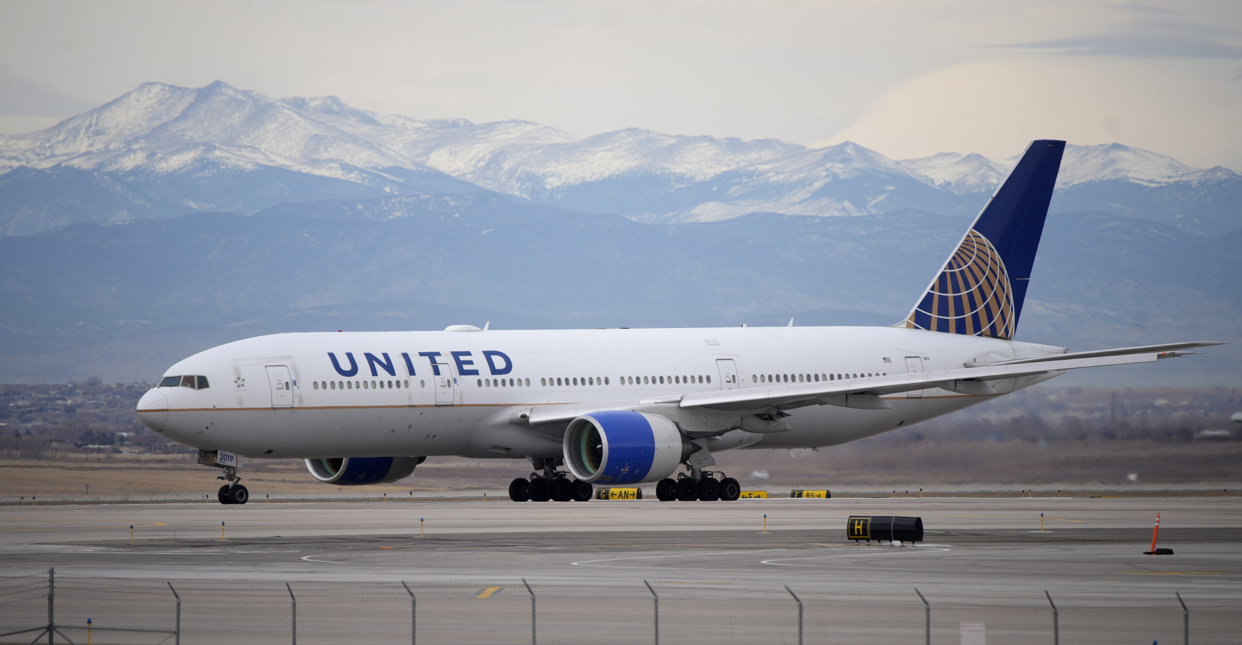 United Airlines Flight Diverted After Pilot Forgets Passport, Delaying Arrival to Shanghai